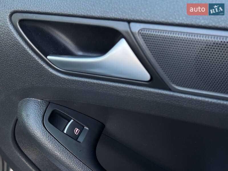 Седан Volkswagen Jetta 2017 в Ровно фото 60 Седан Volkswagen Jetta 2017 в Ровно