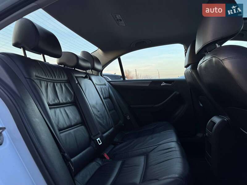 Седан Volkswagen Jetta 2017 в Ровно фото 64 Седан Volkswagen Jetta 2017 в Ровно
