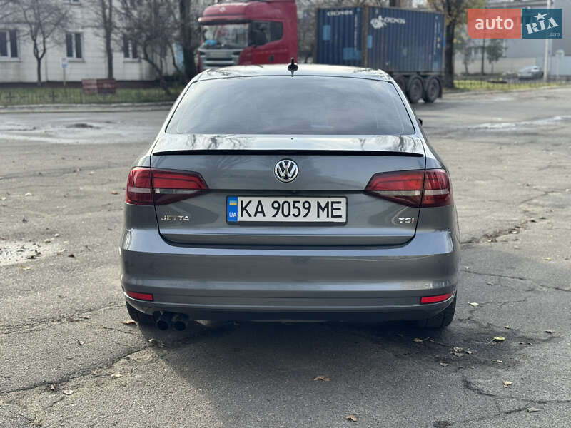 Седан Volkswagen Jetta 2016 в Киеве