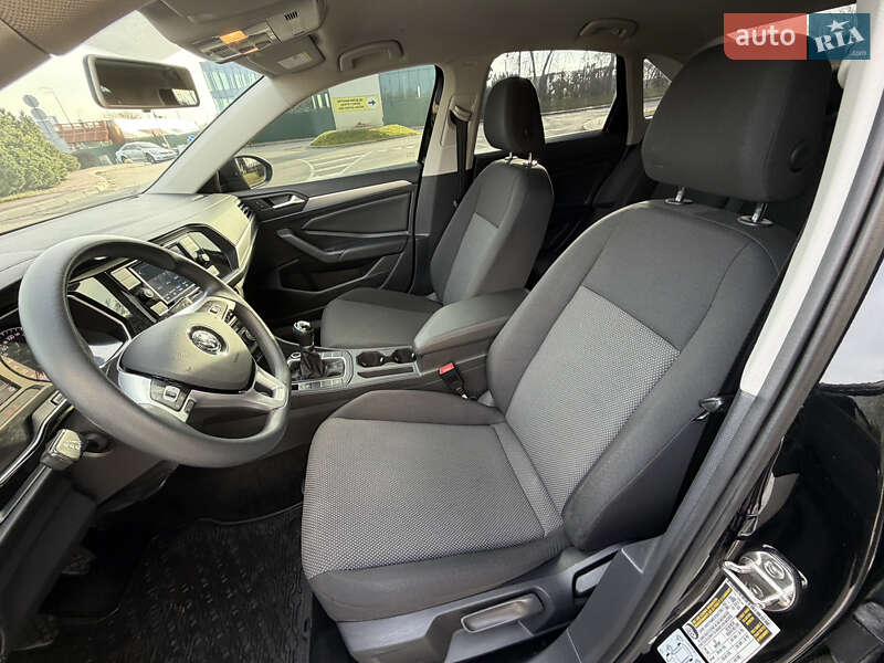 Седан Volkswagen Jetta 2021 в Києві