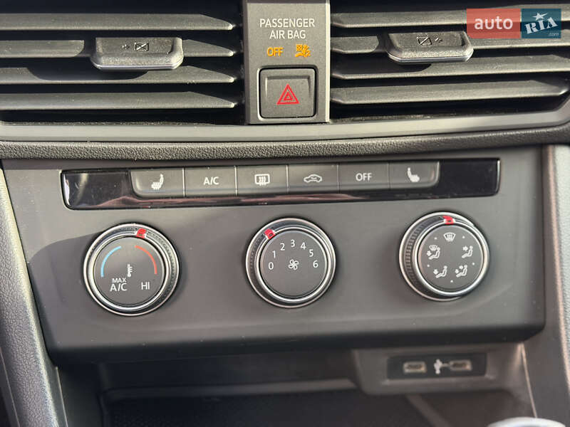 Седан Volkswagen Jetta 2021 в Києві