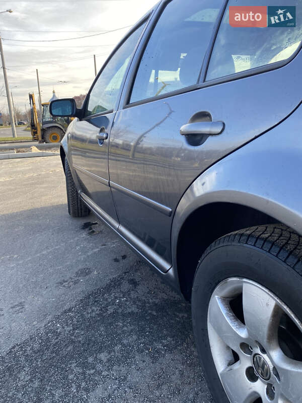 Седан Volkswagen Jetta 2003 в Чернігові