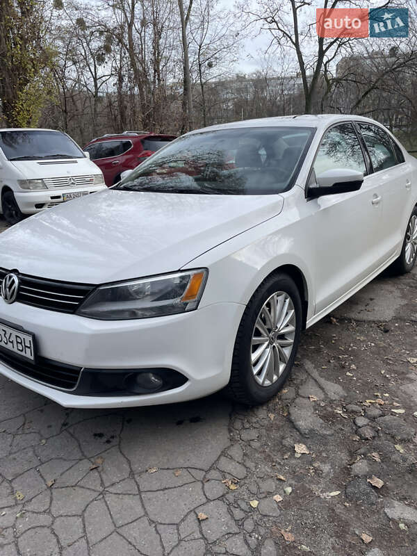 Седан Volkswagen Jetta 2012 в Києві