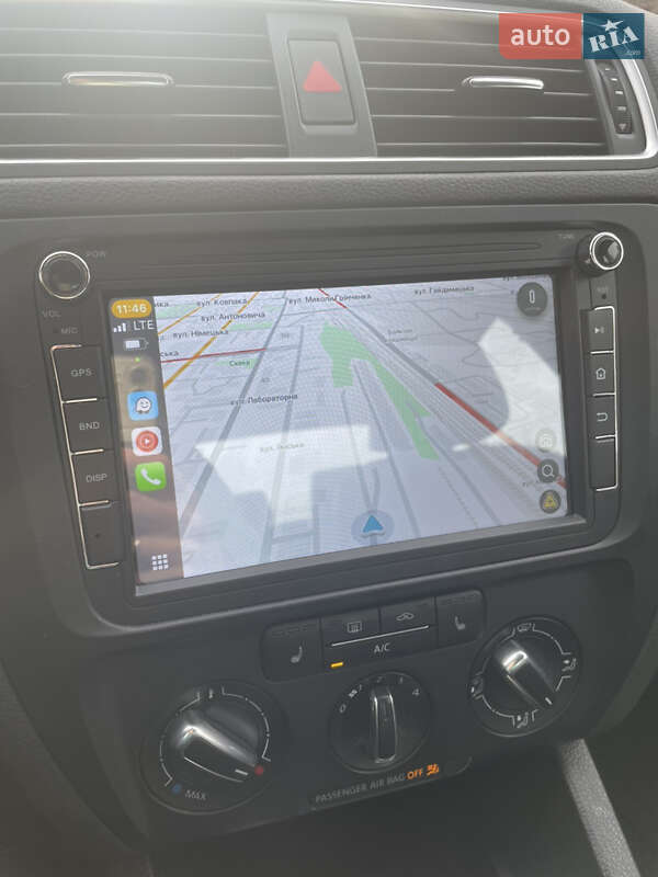 Седан Volkswagen Jetta 2012 в Києві