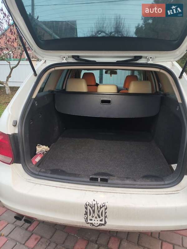 Універсал Volkswagen Jetta 2012 в Нових Санжарах