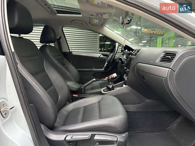 Седан Volkswagen Jetta 2016 в Києві