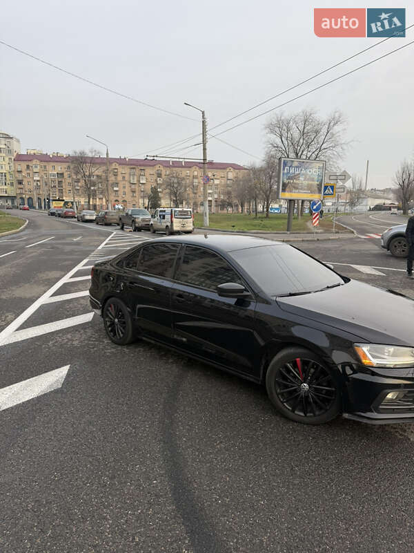 Седан Volkswagen Jetta 2016 в Харкові