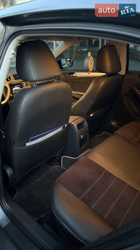 Седан Volkswagen Jetta 2017 в Дніпрі