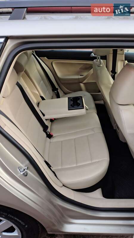 Универсал Volkswagen Jetta 2013 в Киеве фото 10 Универсал Volkswagen Jetta 2013 в Киеве