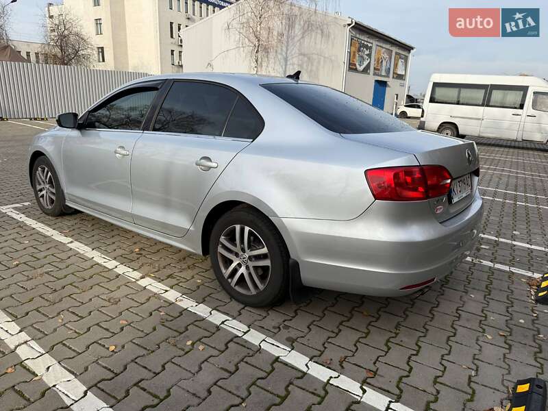 Седан Volkswagen Jetta 2011 в Киеве фото 10 Седан Volkswagen Jetta 2011 в Киеве