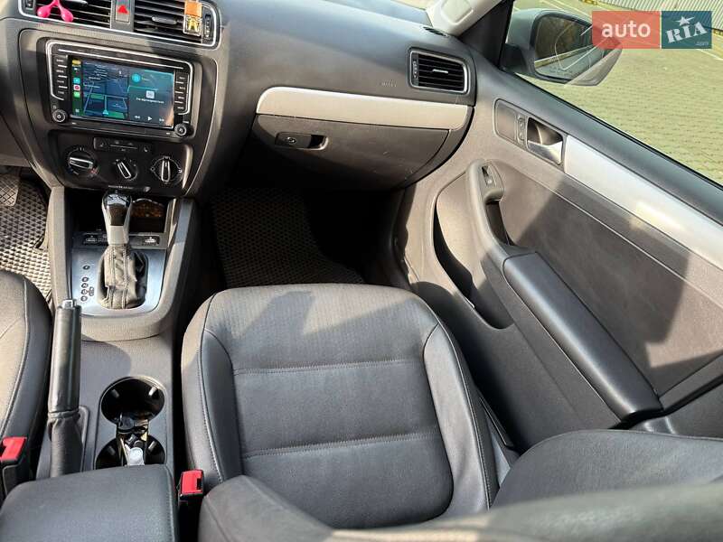 Седан Volkswagen Jetta 2011 в Киеве фото 20 Седан Volkswagen Jetta 2011 в Киеве