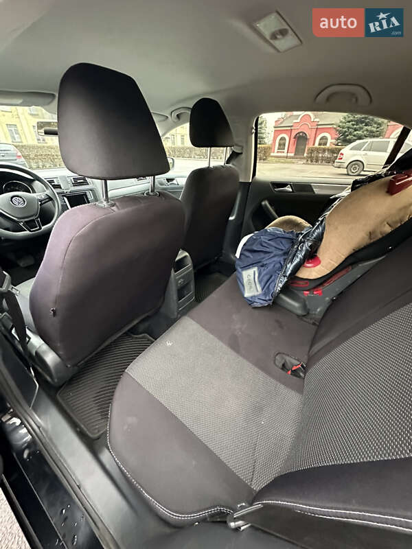 Седан Volkswagen Jetta 2017 в Дніпрі