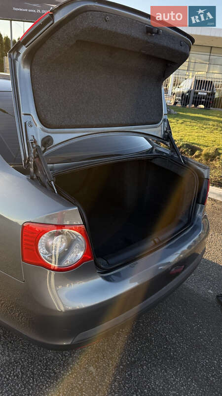 Седан Volkswagen Jetta 2008 в Полтаве