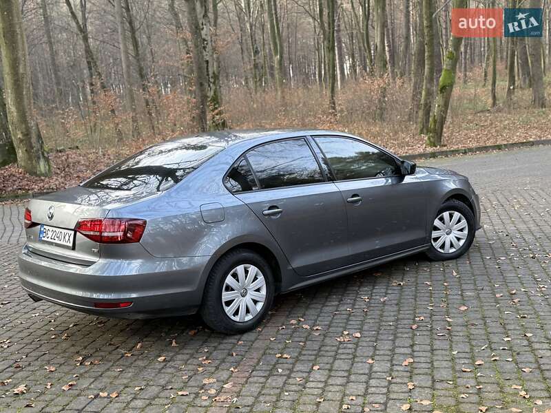 Седан Volkswagen Jetta 2015 в Львове фото 77 Седан Volkswagen Jetta 2015 в Львове