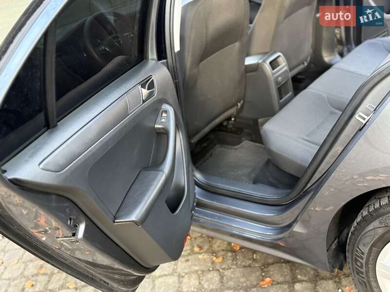 Седан Volkswagen Jetta 2015 в Львове фото 112 Седан Volkswagen Jetta 2015 в Львове