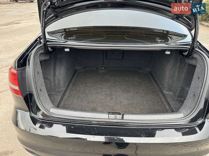 Седан Volkswagen Jetta 2016 в Сумах