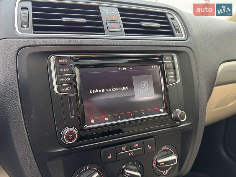 Седан Volkswagen Jetta 2016 в Сумах