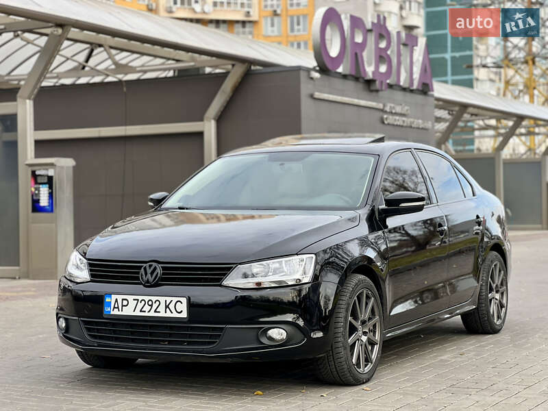 Седан Volkswagen Jetta 2012 в Днепре