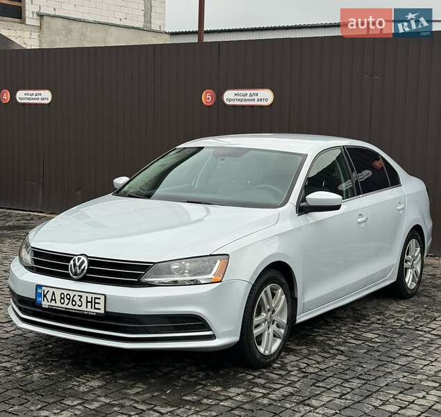 Седан Volkswagen Jetta 2016 в Киеве