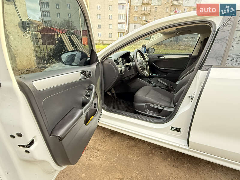 Седан Volkswagen Jetta 2014 в Веселиновому