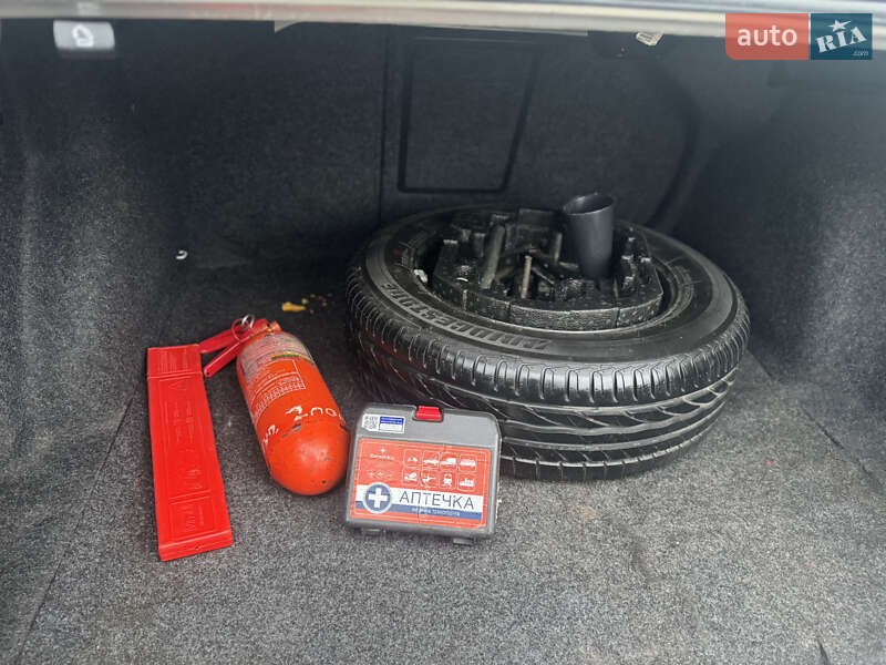 Седан Volkswagen Jetta 2012 в Хмельницькому фото 24 Седан Volkswagen Jetta 2012 в Хмельницькому