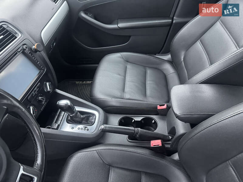 Седан Volkswagen Jetta 2012 в Хмельницькому фото 38 Седан Volkswagen Jetta 2012 в Хмельницькому