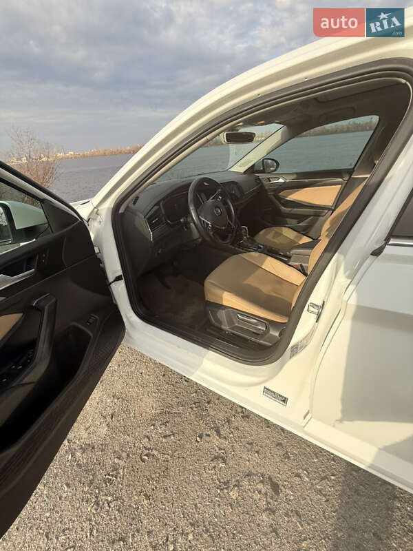 Седан Volkswagen Jetta 2018 в Дніпрі