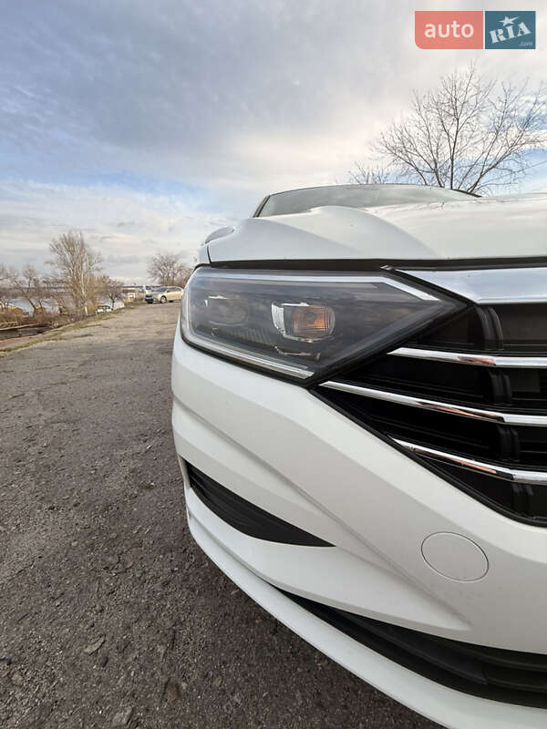 Седан Volkswagen Jetta 2018 в Дніпрі