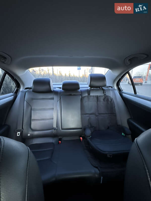 Седан Volkswagen Jetta 2014 в Полтаві