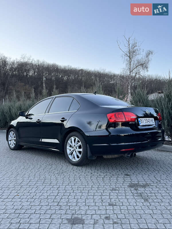 Седан Volkswagen Jetta 2014 в Полтаві
