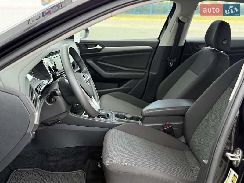 Седан Volkswagen Jetta 2019 в Одесі