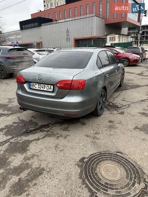 Седан Volkswagen Jetta 2012 в Львове