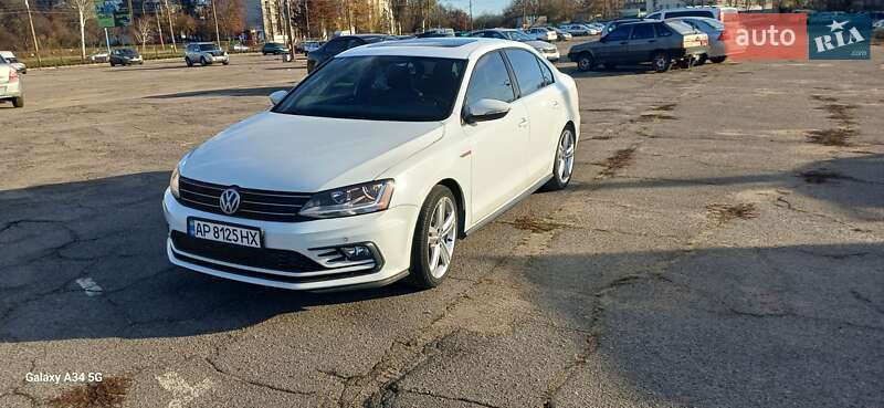 Седан Volkswagen Jetta 2017 в Запоріжжі