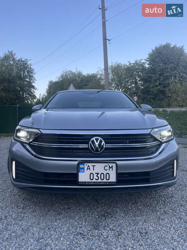 Седан Volkswagen Jetta 2023 в Надвірній