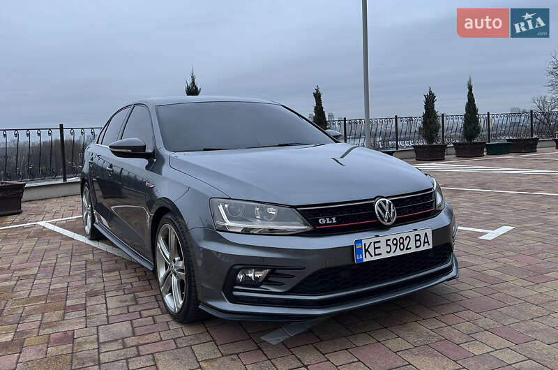 Седан Volkswagen Jetta 2016 в Киеве