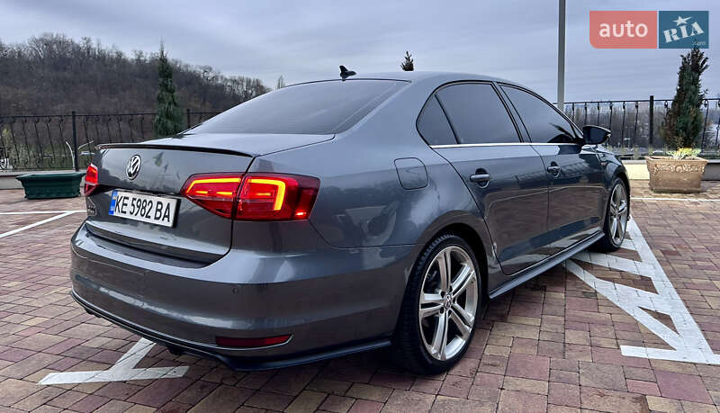 Седан Volkswagen Jetta 2016 в Киеве