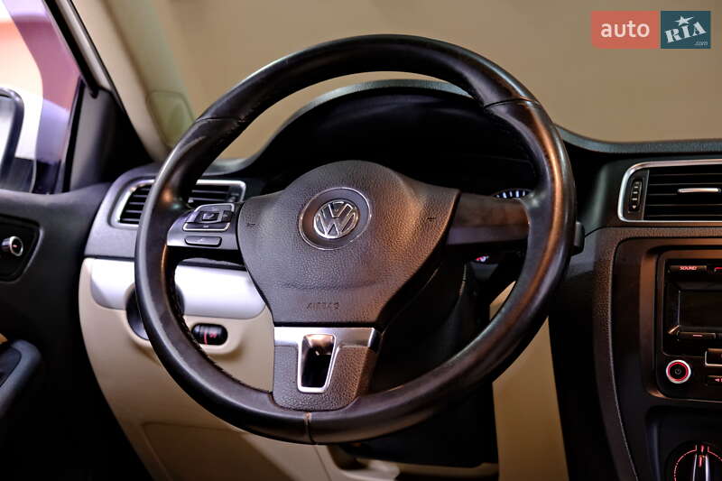 Седан Volkswagen Jetta 2012 в Одессе фото 44 Седан Volkswagen Jetta 2012 в Одессе