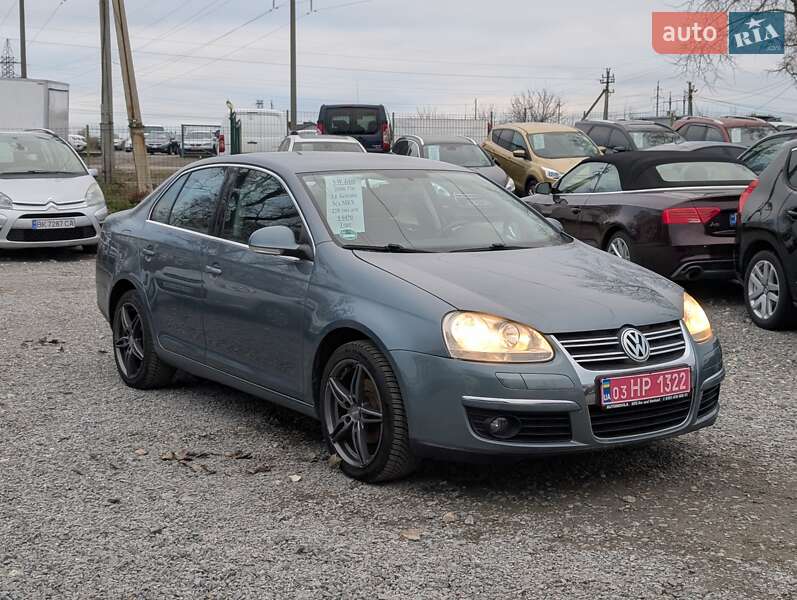 Седан Volkswagen Jetta 2006 в Ровно