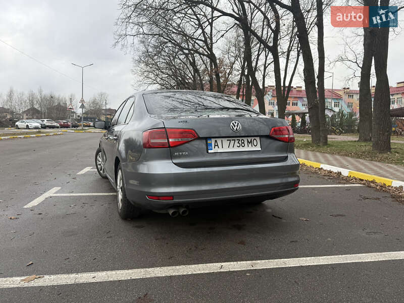 Седан Volkswagen Jetta 2015 в Києві фото 3 Седан Volkswagen Jetta 2015 в Києві