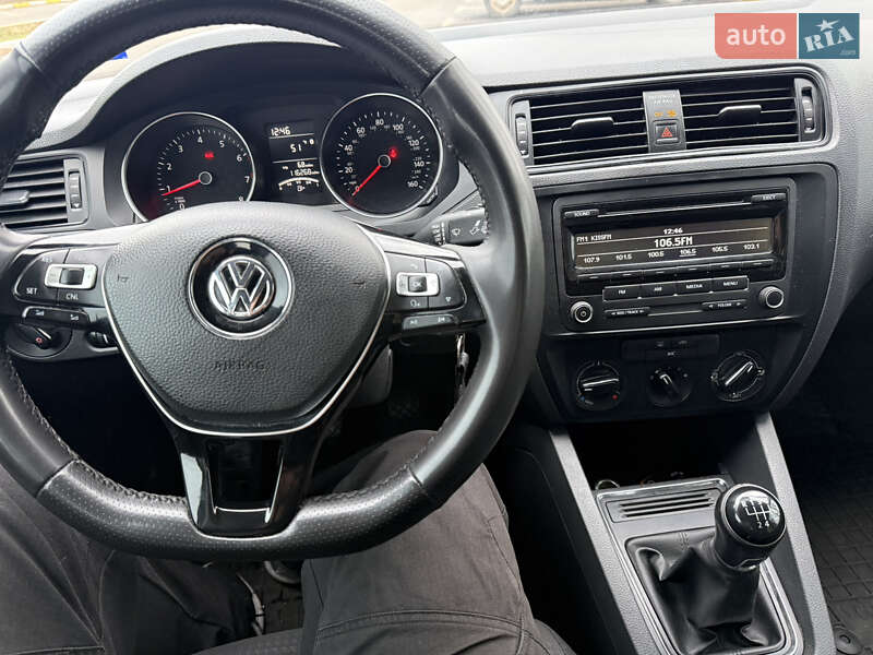 Седан Volkswagen Jetta 2015 в Києві фото 8 Седан Volkswagen Jetta 2015 в Києві