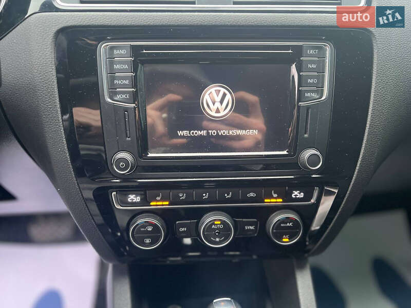 Седан Volkswagen Jetta 2017 в Харькове