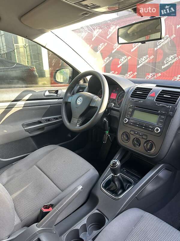 Седан Volkswagen Jetta 2005 в Сумах