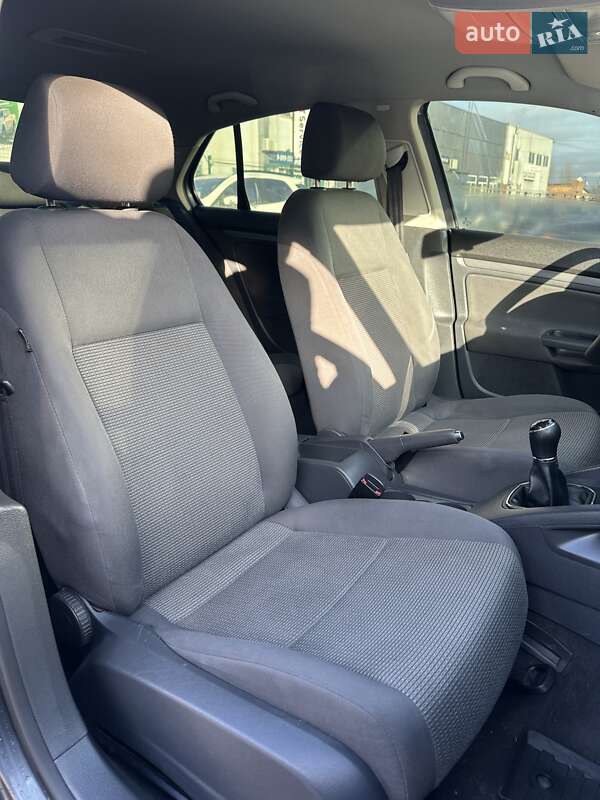 Седан Volkswagen Jetta 2005 в Сумах