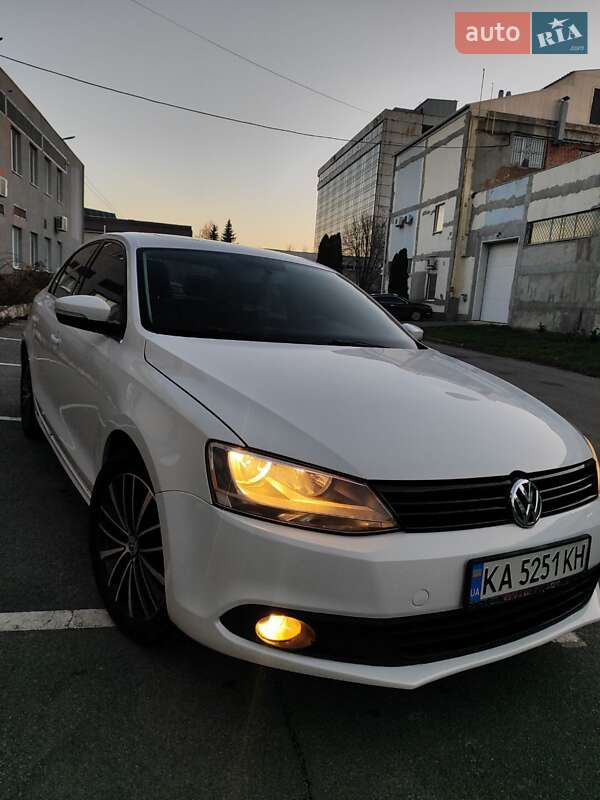 Седан Volkswagen Jetta 2012 в Кропивницькому