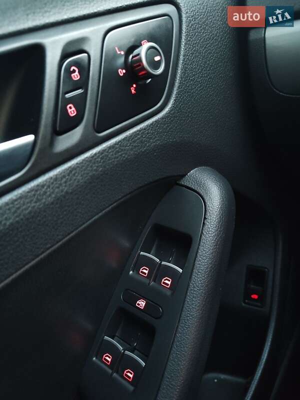 Седан Volkswagen Jetta 2012 в Кропивницькому