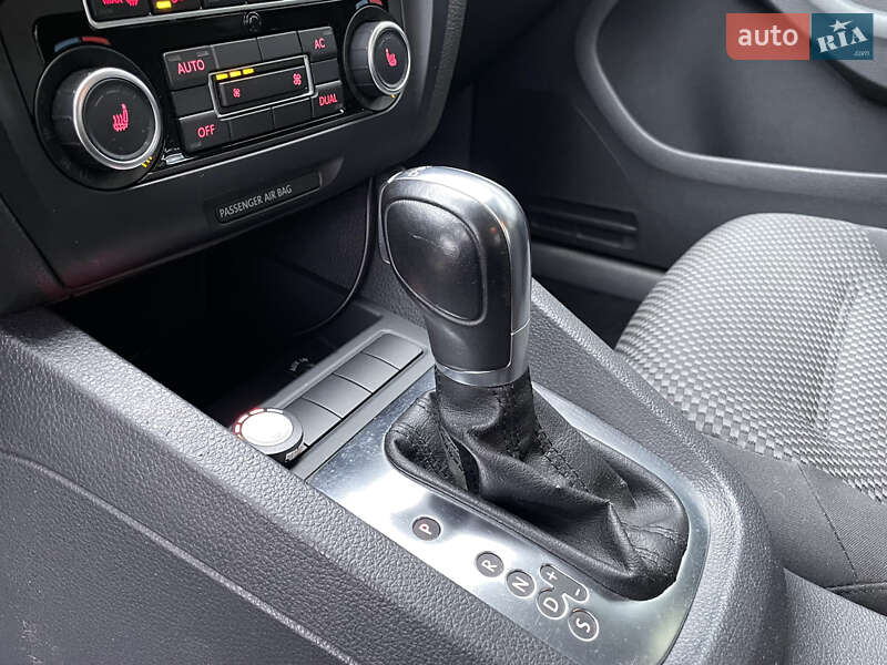 Седан Volkswagen Jetta 2012 в Киеве