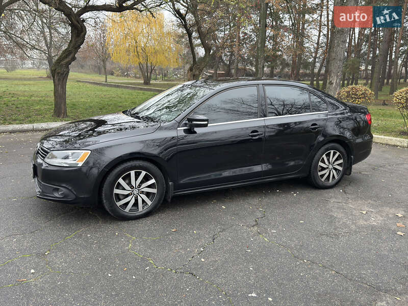 Седан Volkswagen Jetta 2013 в Кременчуці
