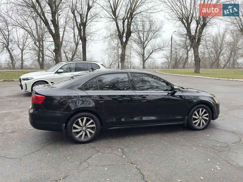 Седан Volkswagen Jetta 2013 в Кременчуці