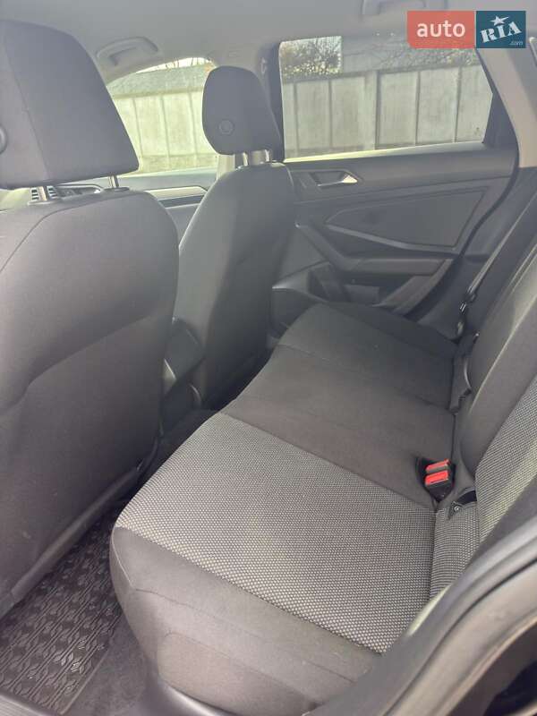 Седан Volkswagen Jetta 2020 в Львові