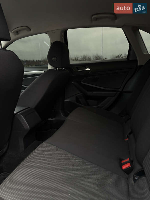 Седан Volkswagen Jetta 2019 в Киеве